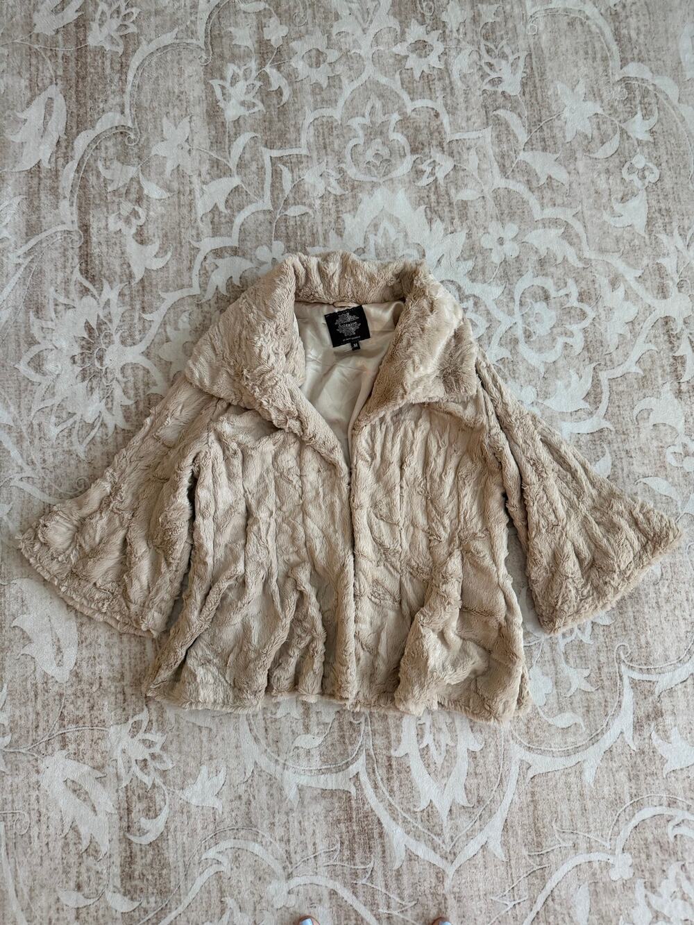 Solitare Women's 3/4 Bell Sleeve Faux Fur Jacket